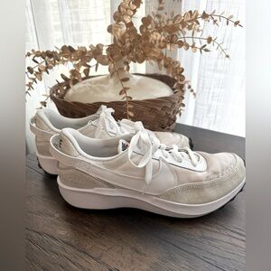 Nike Woman’s Waffle Debut, beige, size 10